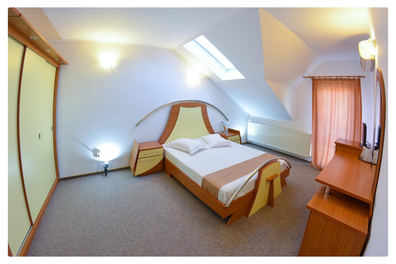 Pensiune Valentina Hotel Ramnicu Valcea Exterior photo